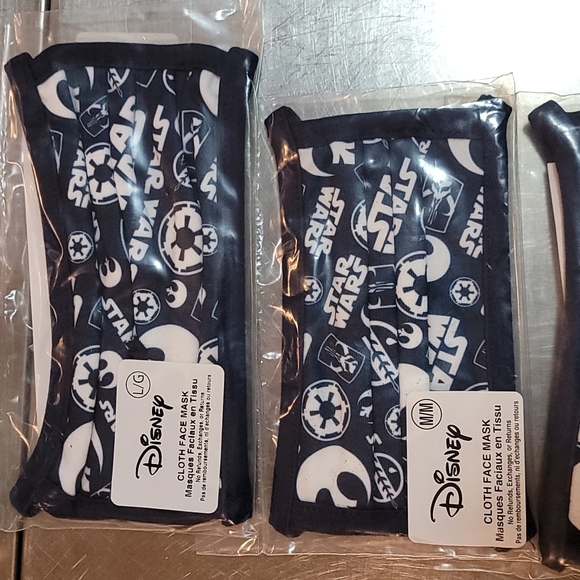 Disney Star Wars face masks size medium (kid size) - Picture 3 of 3